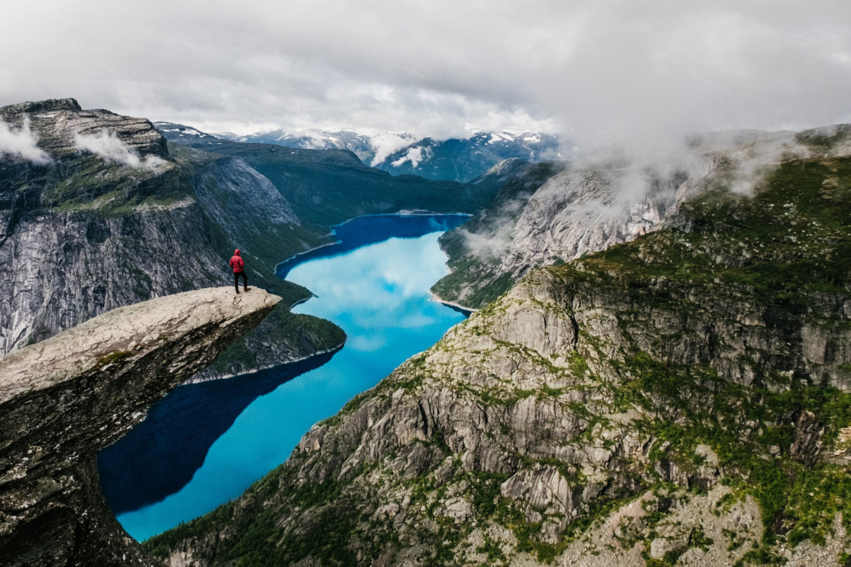 rob-bye-362852-unsplash-708949-1