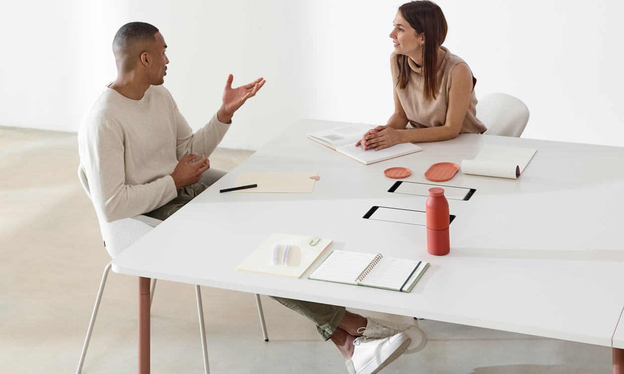TRAYY, a new table system designed by Michele Menescardi and Cristian Gori for Actiu
