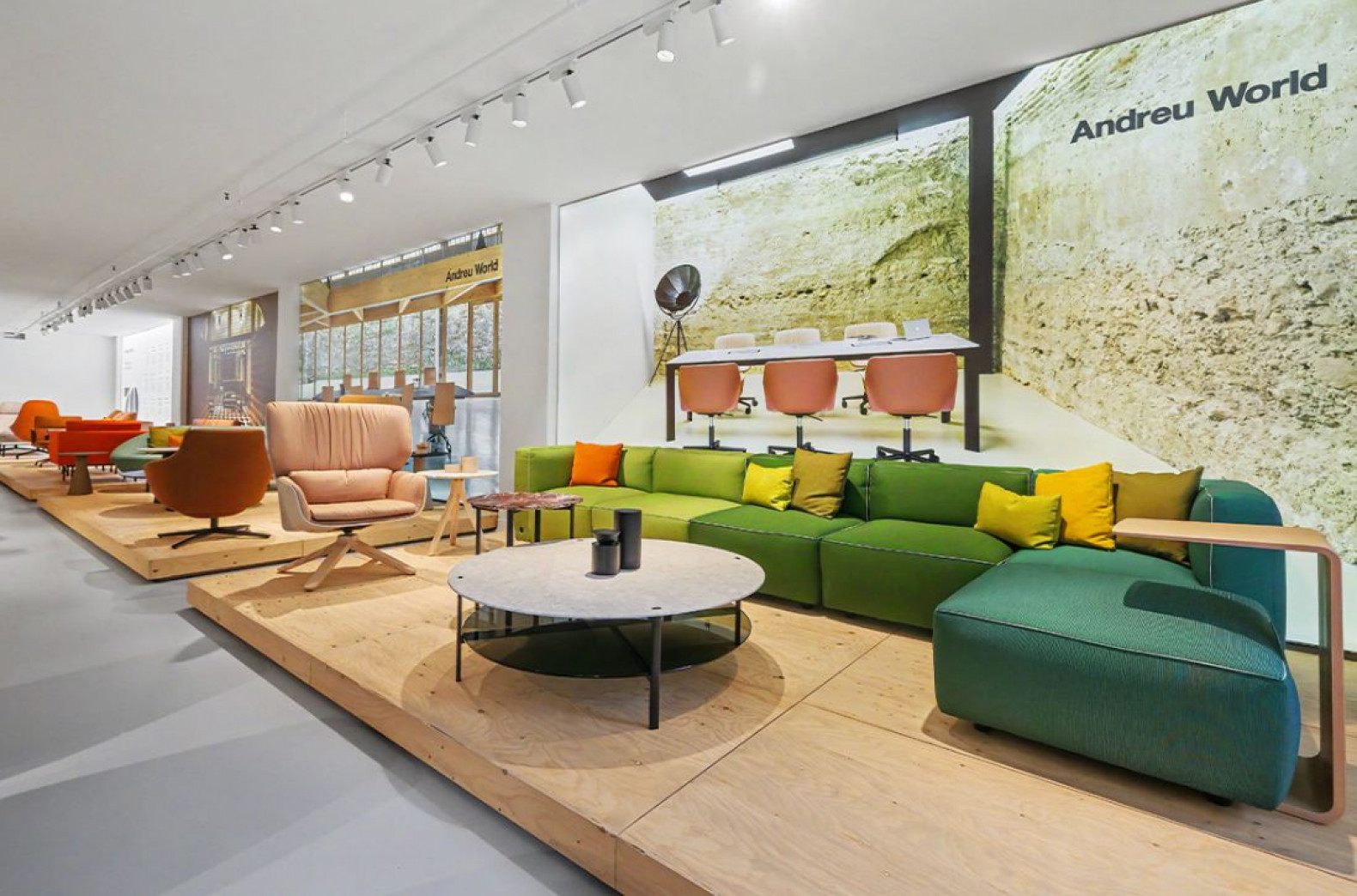 Andu world la showroom