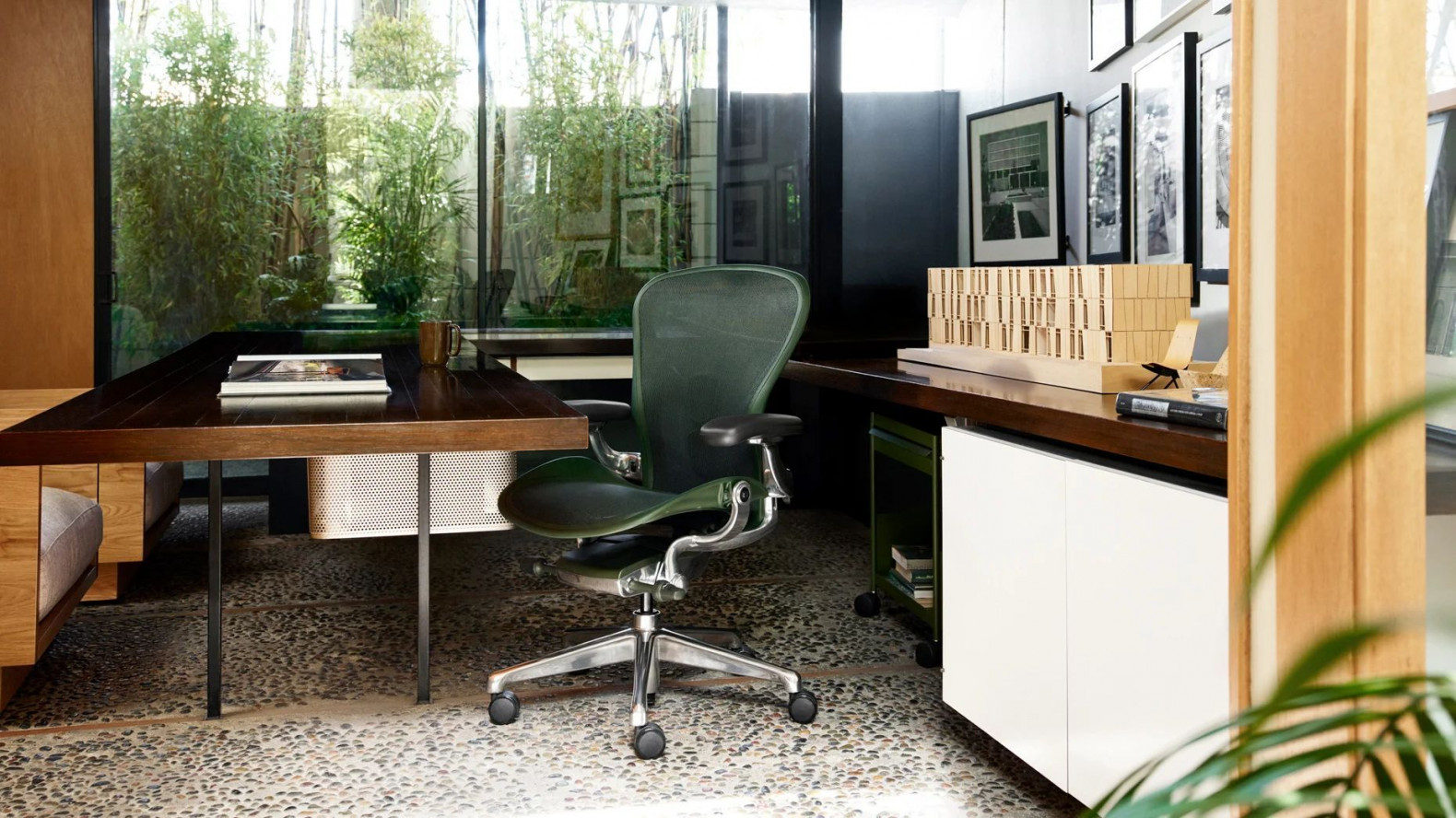aeron chairkkk