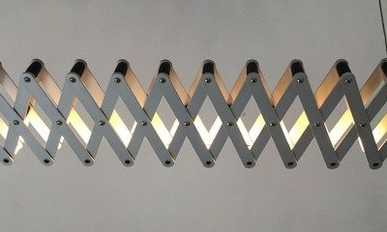 An '80s Objet D'esign: Oliver Michl's Expanding Architect's Lamp - Core77