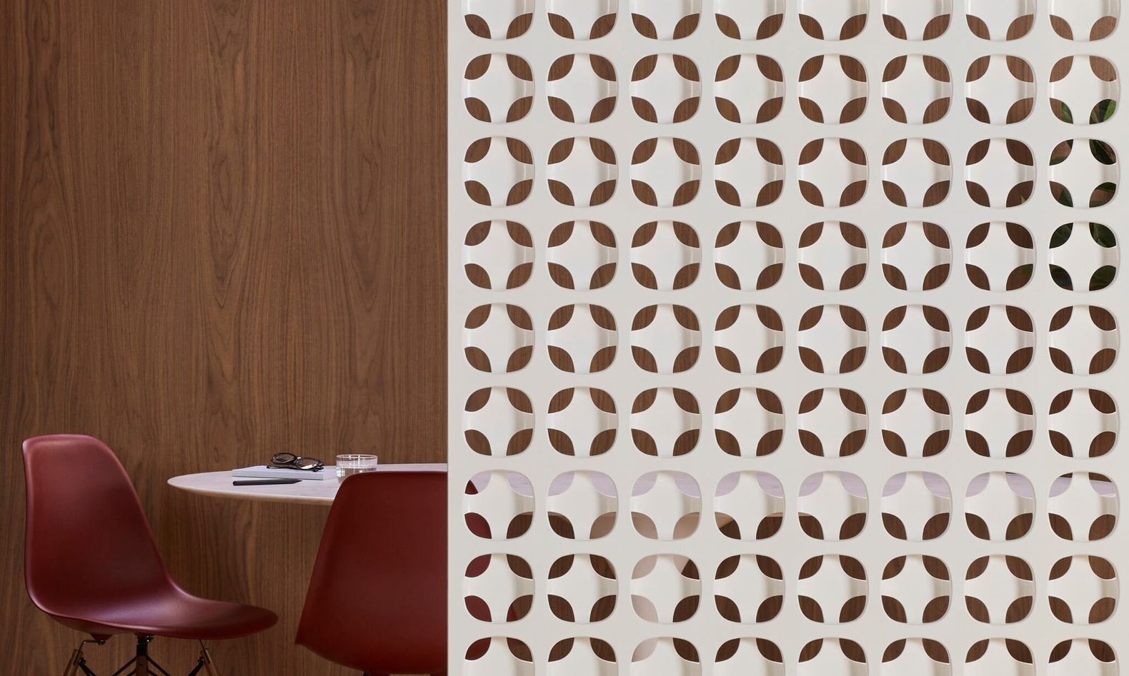 Spinneybeck Introduces Design 5: A Space Divider That Shapes Light and Space - officing.