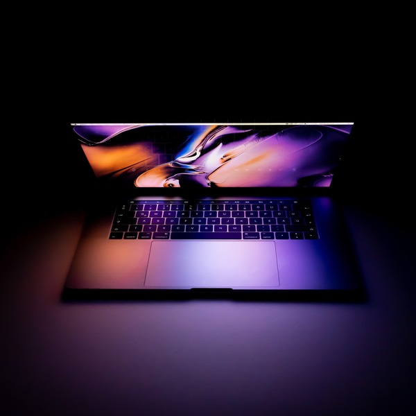 daniel-korpai-HyTwtsk8XqA-unsplash