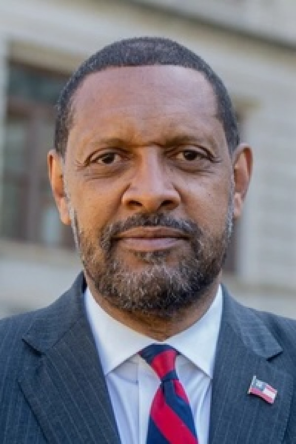 Vernon-Jones-3