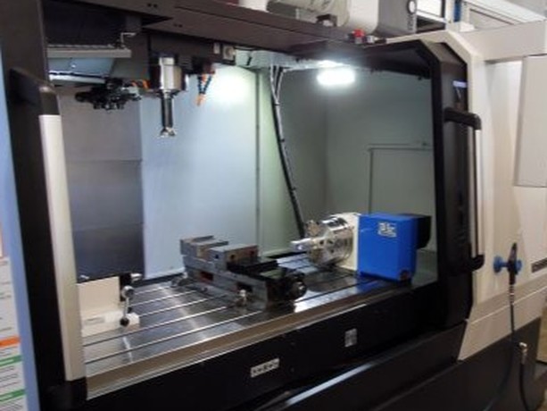 Actua_MOUV_Centre-usinage_carre400_Accroche